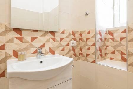 Iflat Lovely And Bright 2 Bed Flat Near Termini 罗马 外观 照片